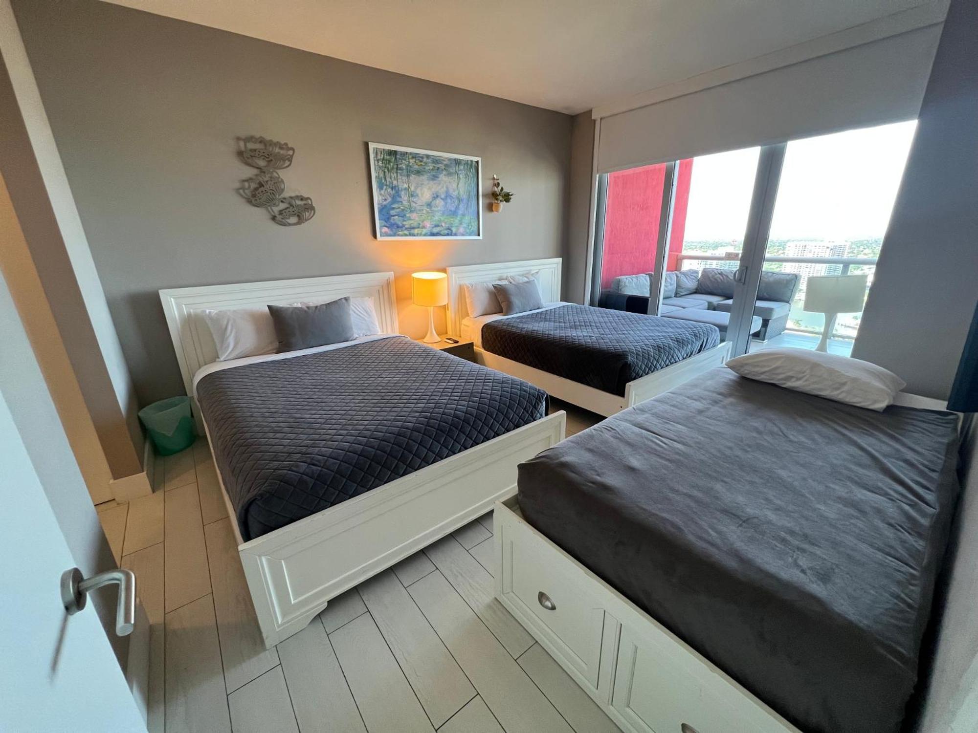 הלנדל ביץ' Mvr Apartments At Beachwalk Resort מראה חיצוני תמונה