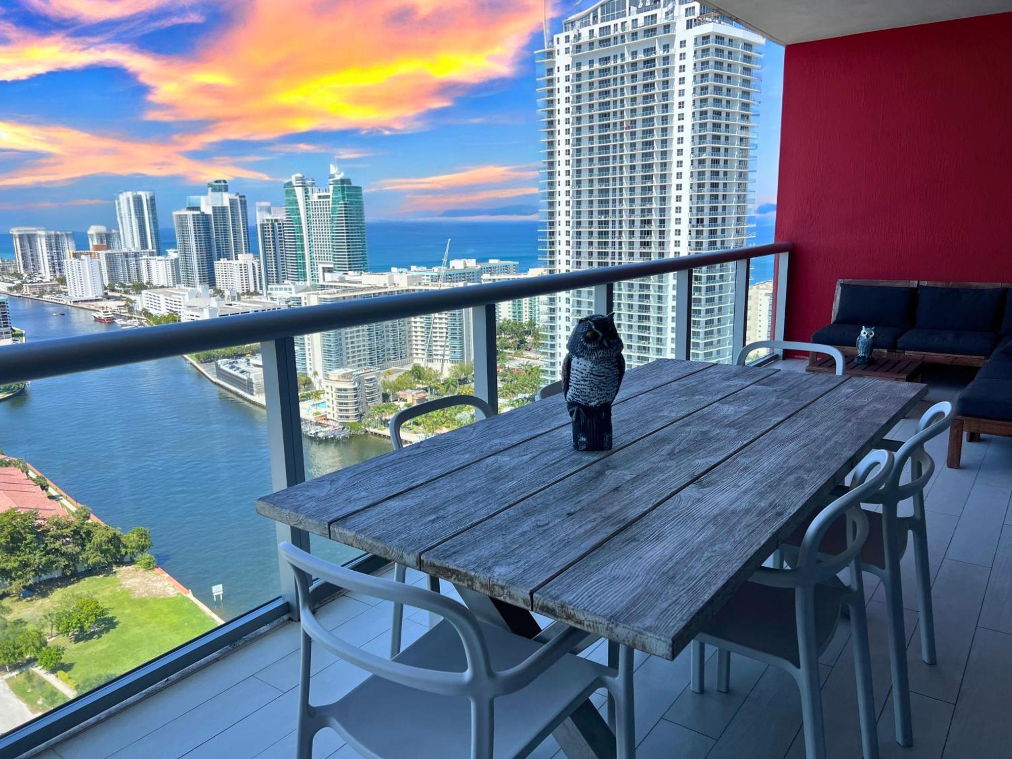 הלנדל ביץ' Mvr Apartments At Beachwalk Resort מראה חיצוני תמונה