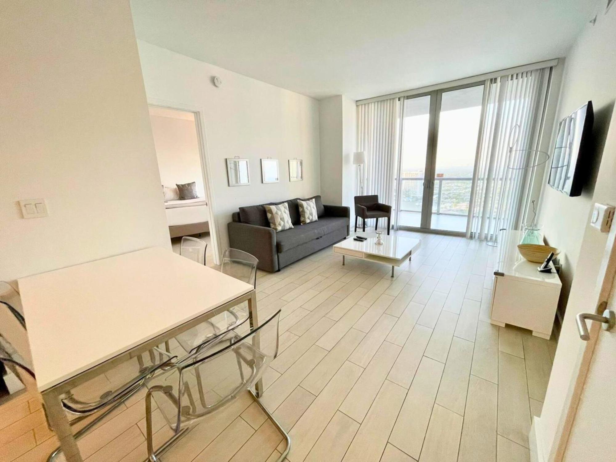 הלנדל ביץ' Mvr Apartments At Beachwalk Resort מראה חיצוני תמונה