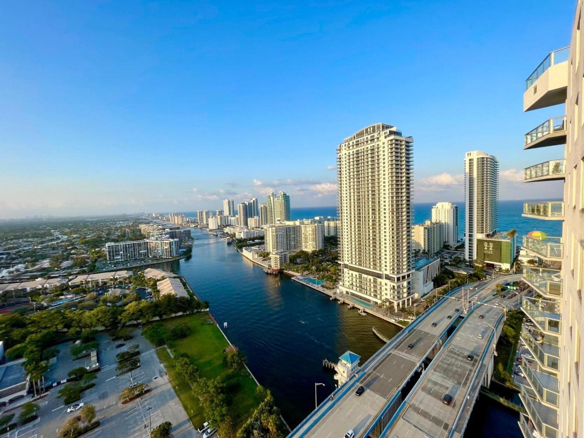 הלנדל ביץ' Mvr Apartments At Beachwalk Resort מראה חיצוני תמונה