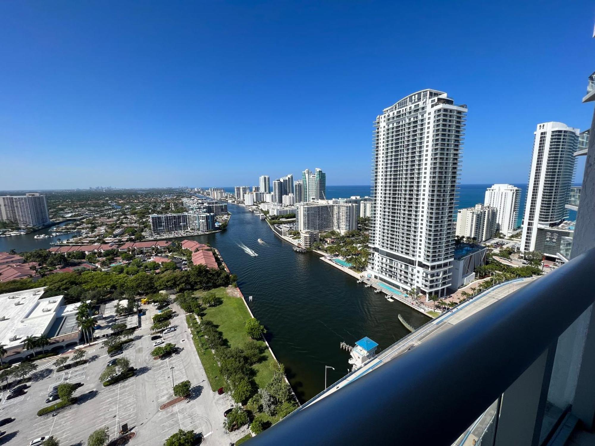 הלנדל ביץ' Mvr Apartments At Beachwalk Resort מראה חיצוני תמונה