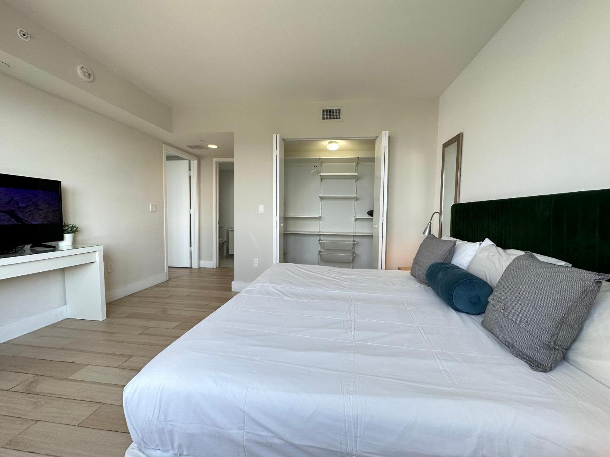 הלנדל ביץ' Mvr Apartments At Beachwalk Resort מראה חיצוני תמונה