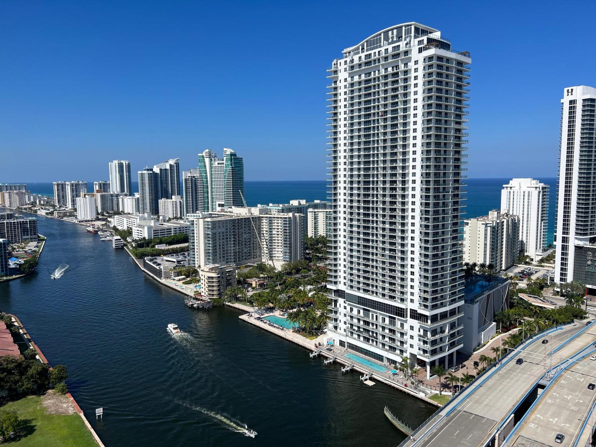 הלנדל ביץ' Mvr Apartments At Beachwalk Resort מראה חיצוני תמונה