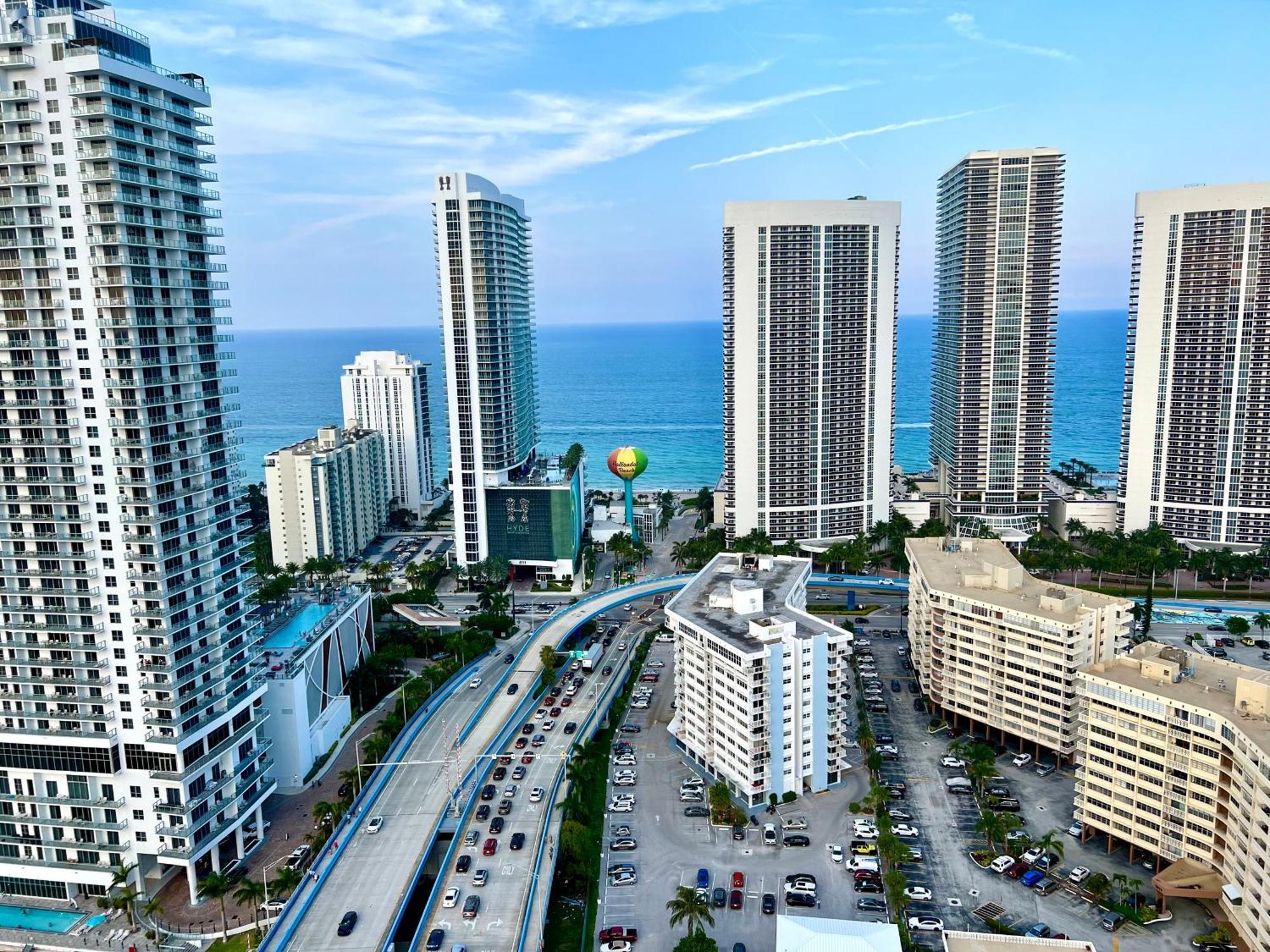 הלנדל ביץ' Mvr Apartments At Beachwalk Resort מראה חיצוני תמונה
