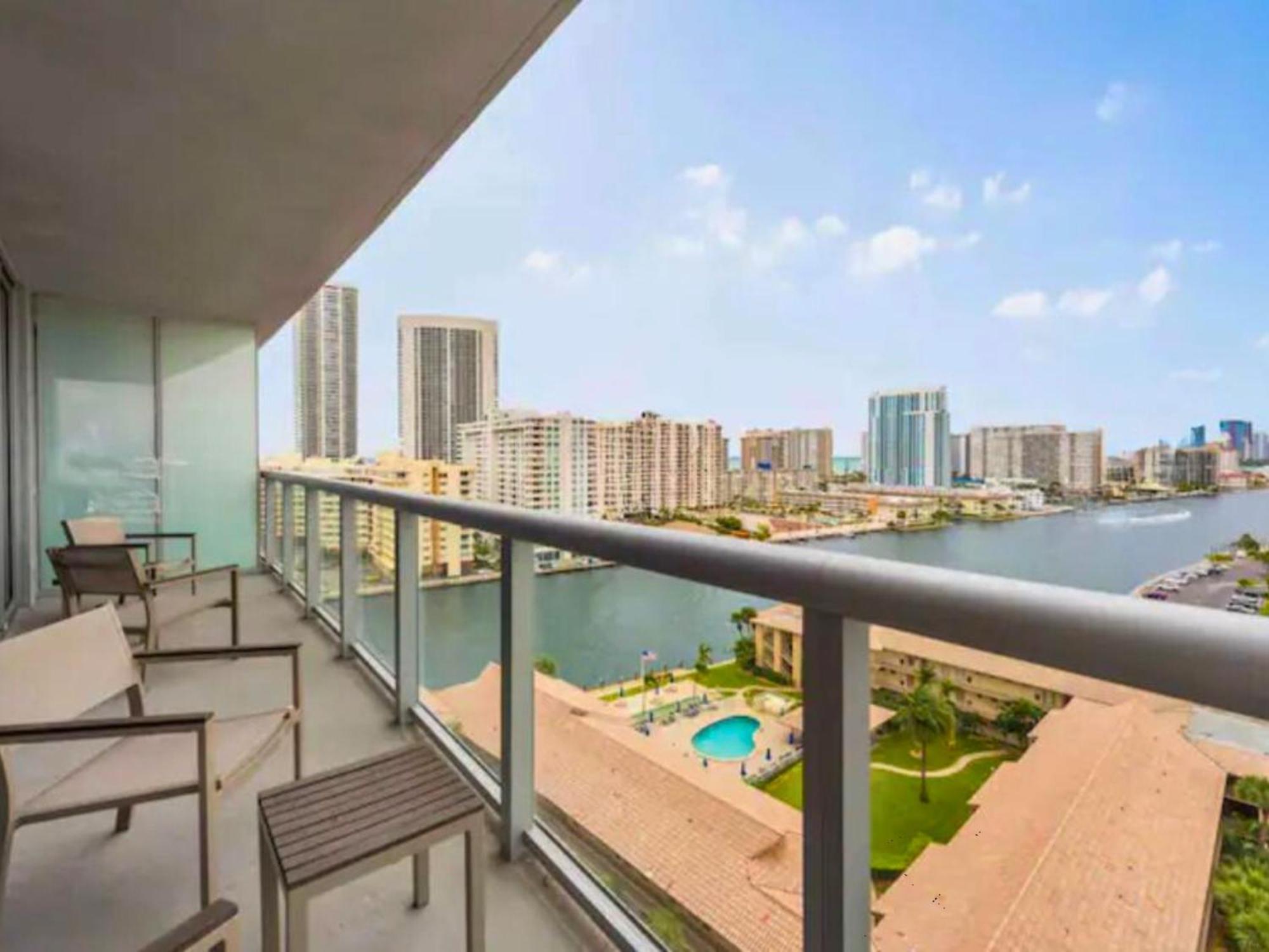 הלנדל ביץ' Mvr Apartments At Beachwalk Resort מראה חיצוני תמונה