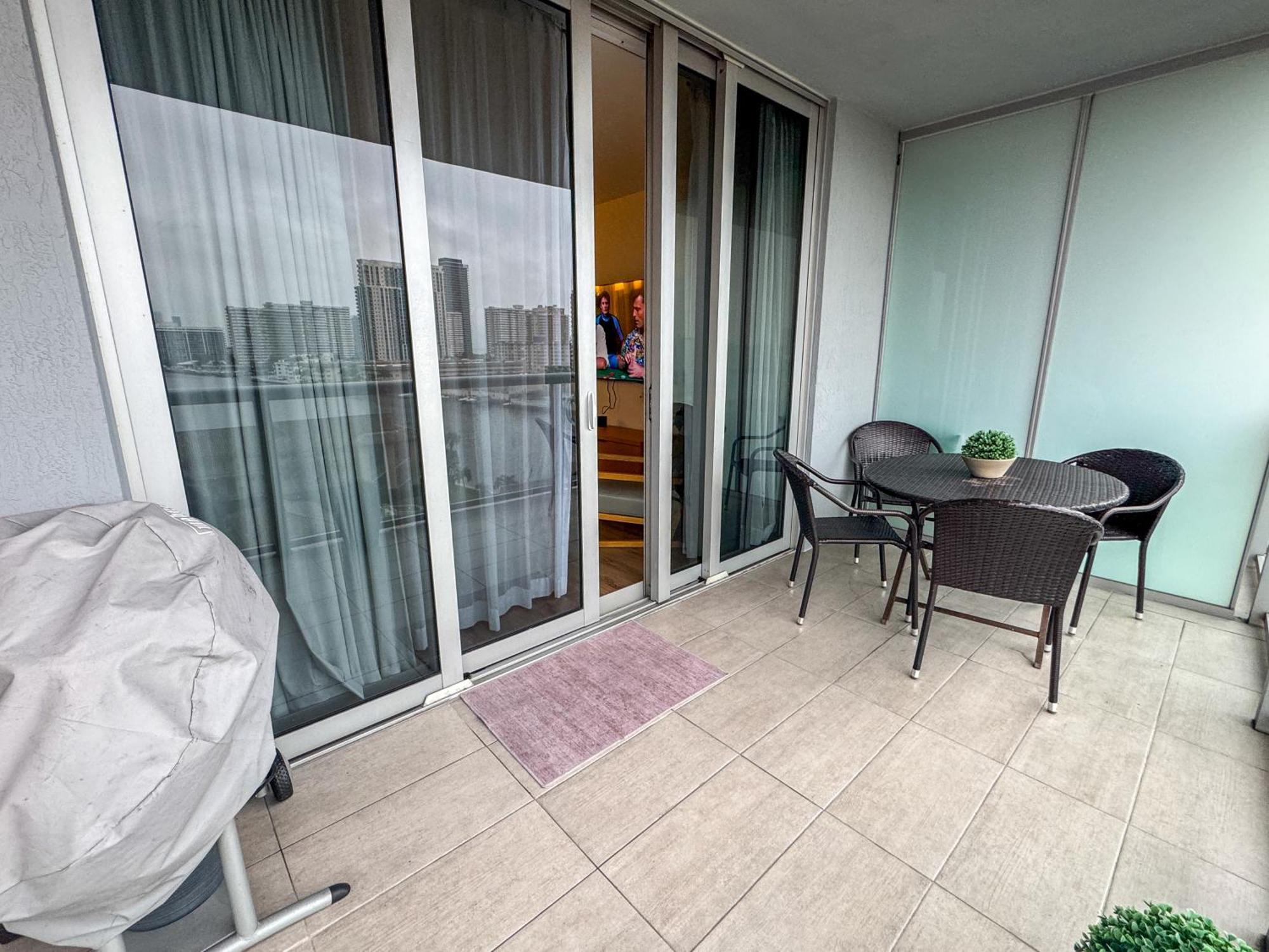 הלנדל ביץ' Mvr Apartments At Beachwalk Resort מראה חיצוני תמונה